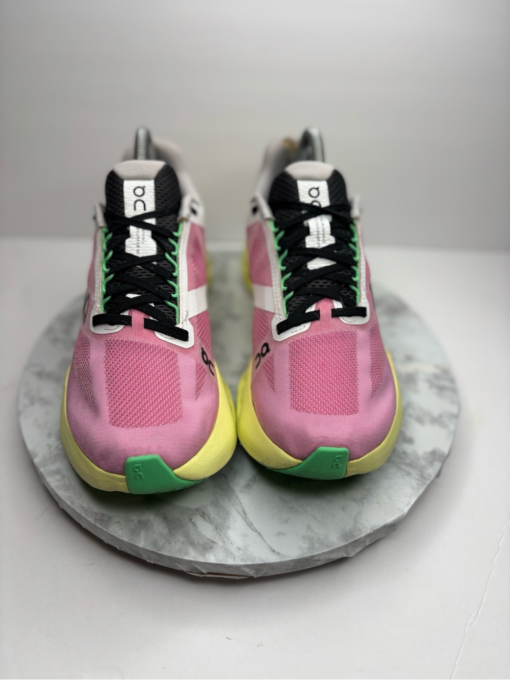 Size 8- On Women's Cloudsurfer Next running shoes in the bright Pink / Limelight - Picture 2 of 8